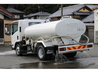 いすゞエルフ散水車小型（2t・3t）[写真02]