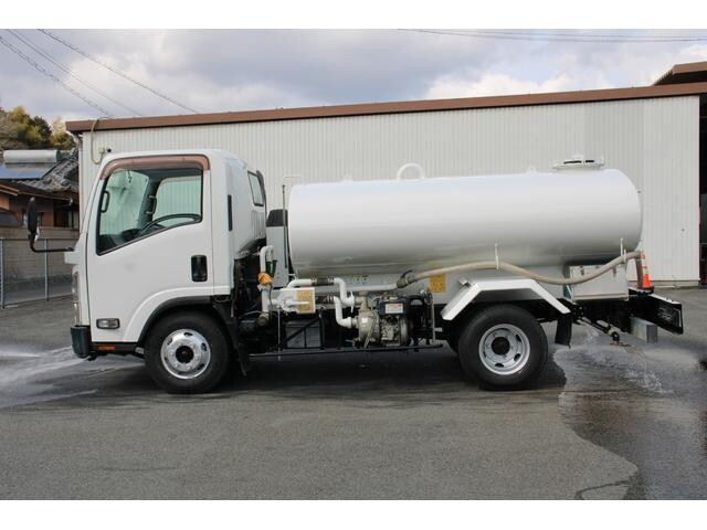 いすゞエルフ散水車小型（2t・3t）[写真05]