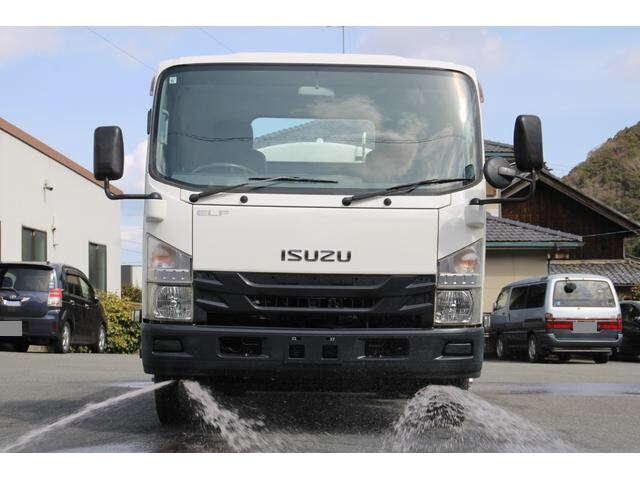 いすゞエルフ散水車小型（2t・3t）[写真06]