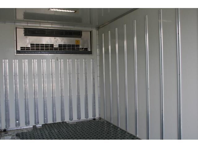 いすゞエルフ冷凍車（冷蔵車）小型（2t・3t）[写真20]