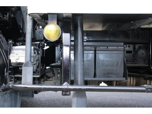 いすゞエルフ冷凍車（冷蔵車）小型（2t・3t）[写真23]