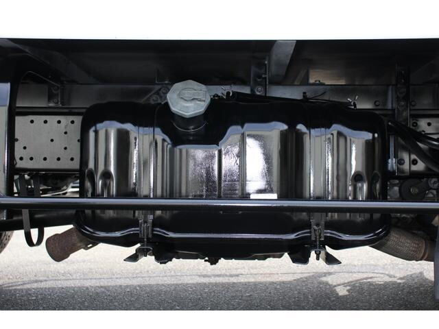 いすゞエルフ冷凍車（冷蔵車）小型（2t・3t）[写真29]