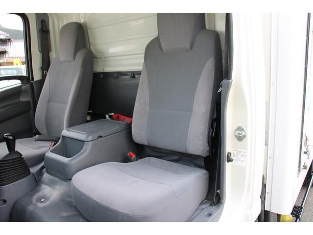 いすゞエルフ冷凍車（冷蔵車）小型（2t・3t）[写真37]