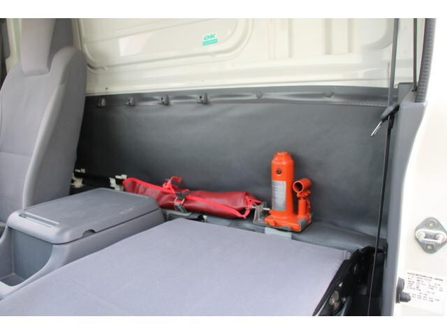 いすゞエルフ冷凍車（冷蔵車）小型（2t・3t）[写真40]