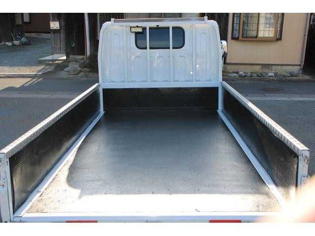 三菱ふそうキャンター平ボディ小型（2t・3t）[写真12]