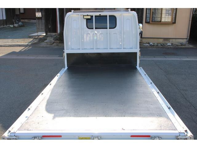 三菱ふそうキャンター平ボディ小型（2t・3t）[写真13]
