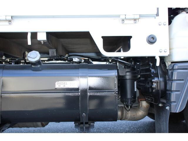 三菱ふそうキャンター平ボディ小型（2t・3t）[写真20]