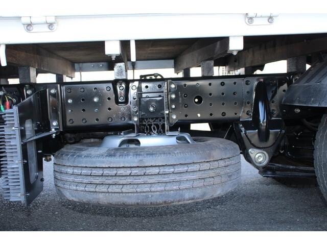 三菱ふそうキャンター平ボディ小型（2t・3t）[写真21]