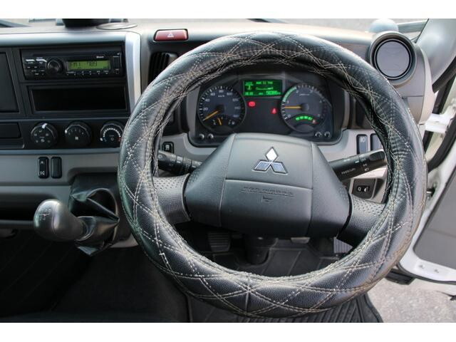 三菱ふそうキャンター平ボディ小型（2t・3t）[写真24]