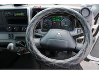 三菱ふそうキャンター平ボディ小型（2t・3t）[写真25]