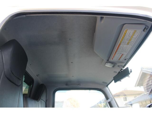 三菱ふそうキャンター平ボディ小型（2t・3t）[写真28]