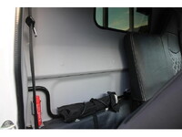 三菱ふそうキャンター平ボディ小型（2t・3t）[写真30]