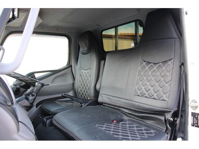 三菱ふそうキャンター平ボディ小型（2t・3t）[写真31]