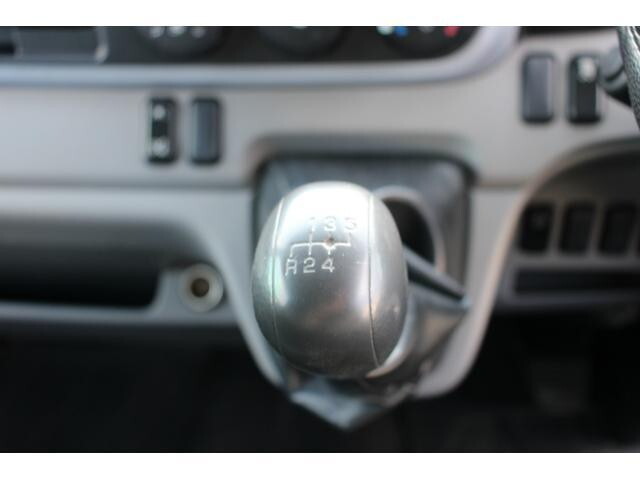 三菱ふそうキャンター平ボディ小型（2t・3t）[写真37]