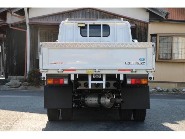 三菱ふそうキャンター平ボディ小型（2t・3t）[写真08]
