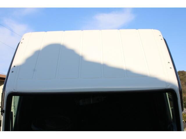 三菱ふそうキャンター平ボディ小型（2t・3t）[写真09]