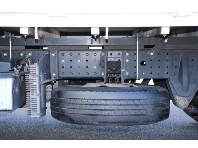 三菱ふそうキャンター平ボディ小型（2t・3t）[写真18]