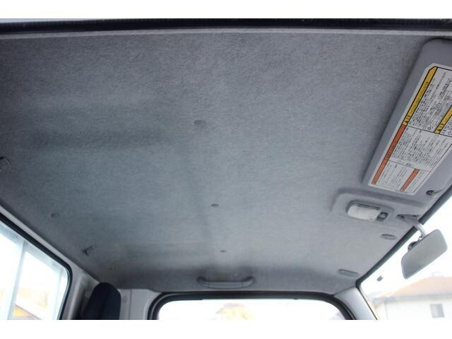 三菱ふそうキャンター平ボディ小型（2t・3t）[写真36]