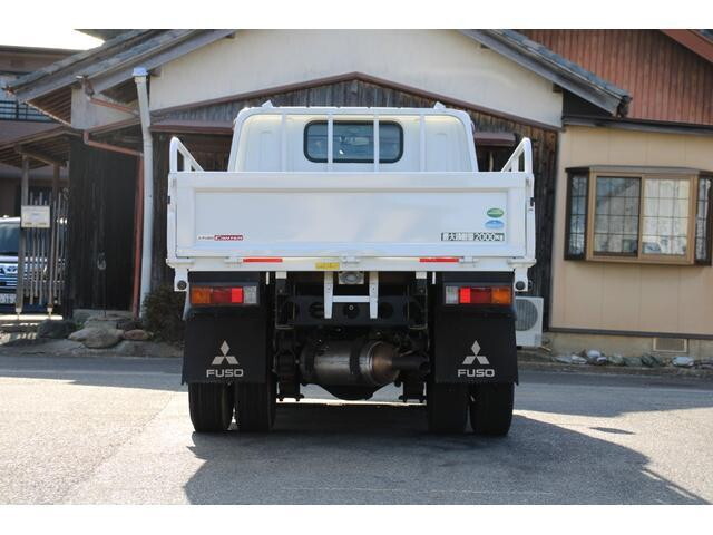 三菱ふそうキャンター平ボディ小型（2t・3t）[写真06]