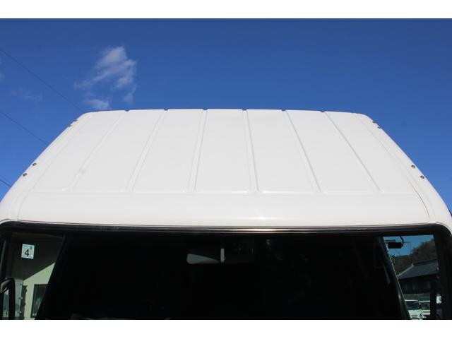 三菱ふそうキャンター平ボディ小型（2t・3t）[写真08]