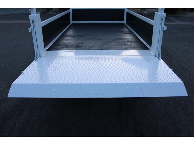 いすゞエルフ平ボディ小型（2t・3t）[写真19]