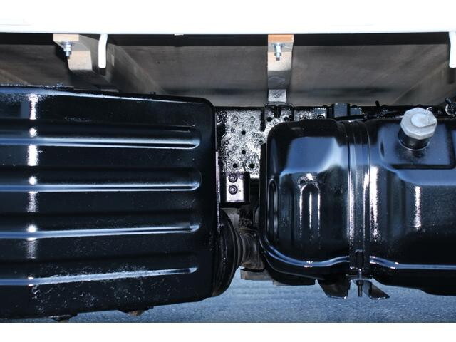 いすゞエルフ平ボディ小型（2t・3t）[写真22]