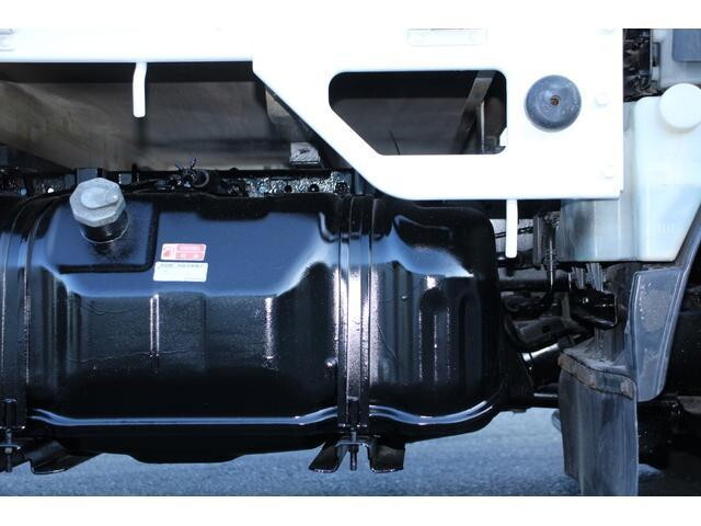 いすゞエルフ平ボディ小型（2t・3t）[写真24]