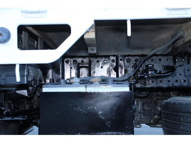 いすゞエルフ平ボディ小型（2t・3t）[写真27]