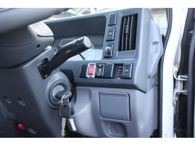 いすゞエルフ平ボディ小型（2t・3t）[写真31]