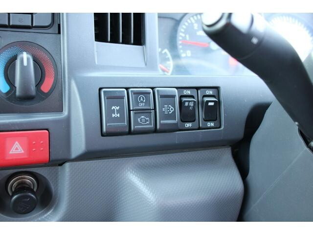 いすゞエルフ平ボディ小型（2t・3t）[写真32]