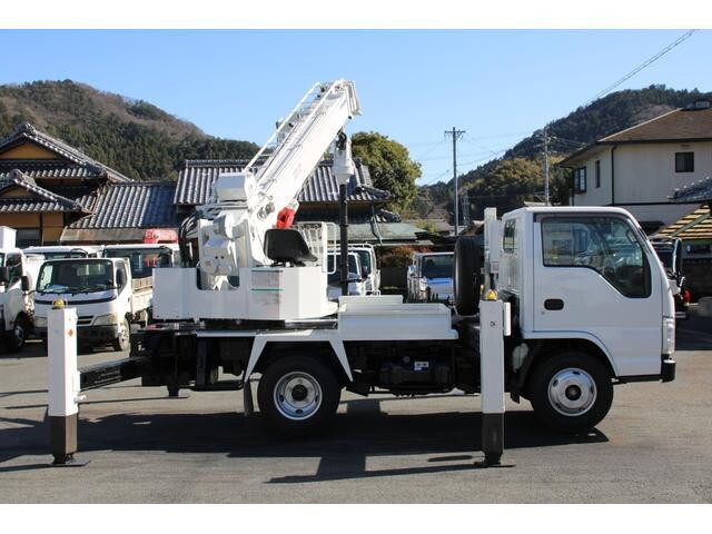 いすゞエルフ穴掘建柱車小型（2t・3t）[写真11]