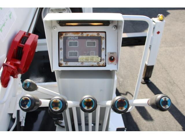 いすゞエルフ穴掘建柱車小型（2t・3t）[写真20]