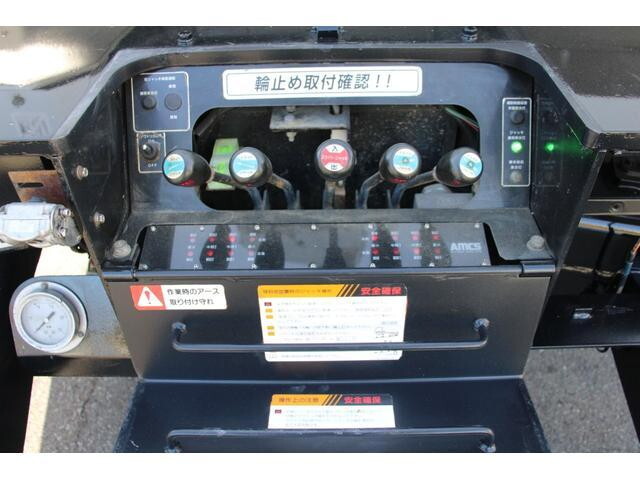 いすゞエルフ穴掘建柱車小型（2t・3t）[写真24]