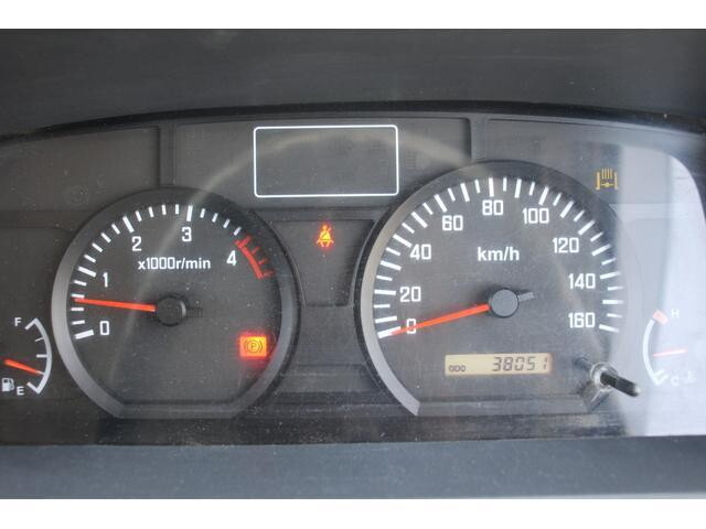 いすゞエルフ穴掘建柱車小型（2t・3t）[写真30]