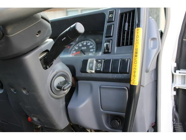 いすゞエルフ穴掘建柱車小型（2t・3t）[写真33]