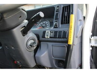 いすゞエルフ穴掘建柱車小型（2t・3t）[写真34]