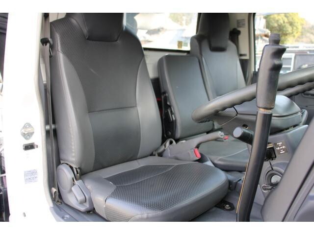 いすゞエルフ穴掘建柱車小型（2t・3t）[写真35]