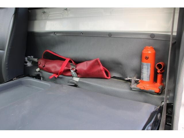 いすゞエルフ穴掘建柱車小型（2t・3t）[写真40]