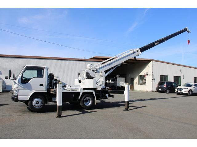 いすゞエルフ穴掘建柱車小型（2t・3t）[写真05]