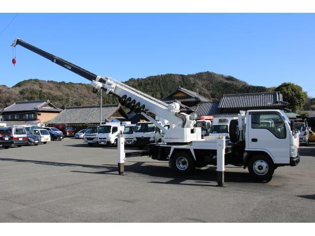 いすゞエルフ穴掘建柱車小型（2t・3t）[写真07]