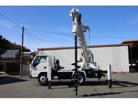 いすゞエルフ穴掘建柱車小型（2t・3t）[写真09]