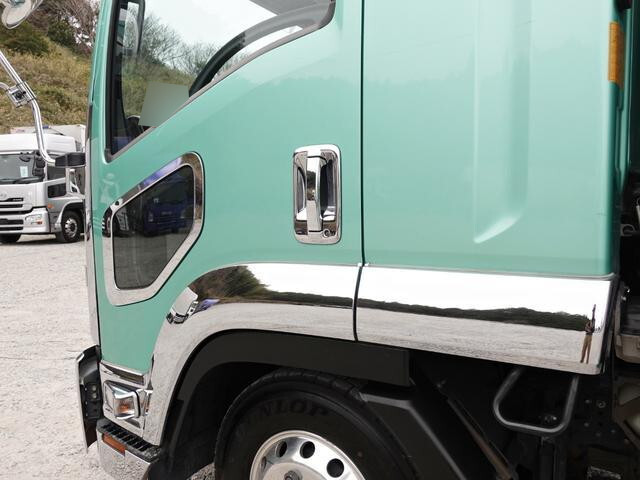 いすゞフォワードアルミウイング中型（4t）[写真11]