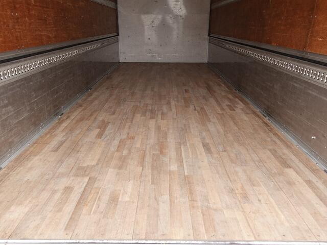 いすゞフォワードアルミウイング中型（4t）[写真16]