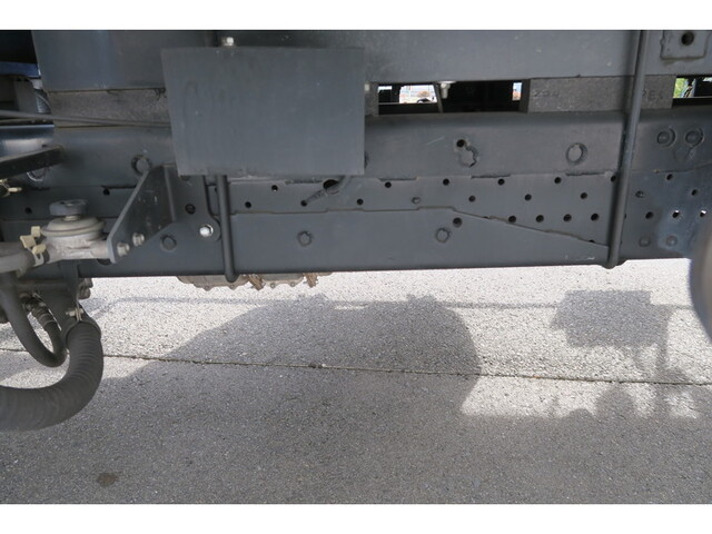 いすゞエルフクレーン3段小型（2t・3t）[写真24]