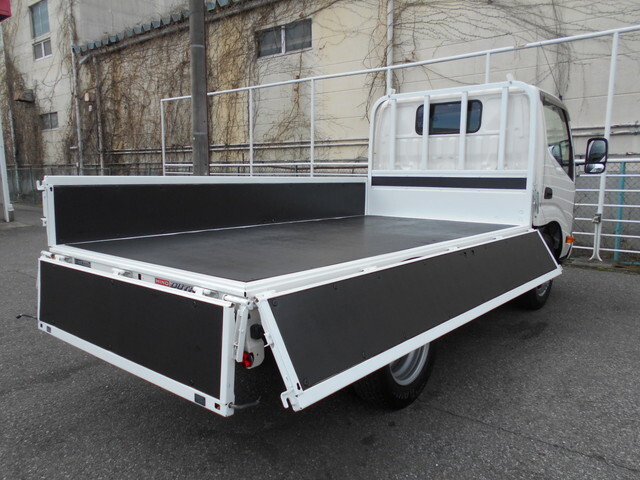 日野デュトロ平ボディ小型（2t・3t）[写真11]