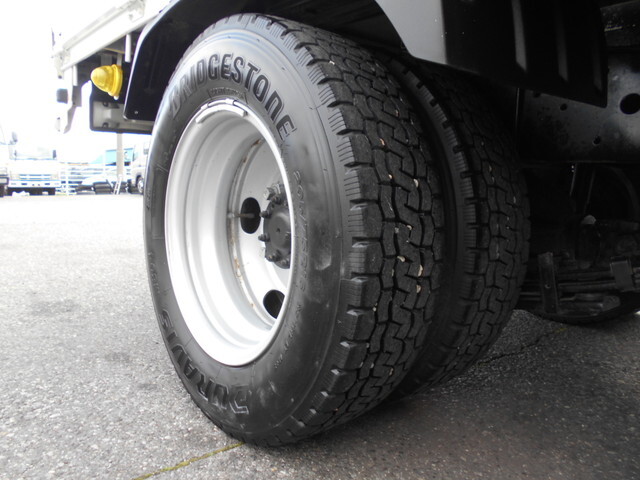 日野デュトロ平ボディ小型（2t・3t）[写真23]