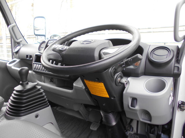 日野デュトロ平ボディ小型（2t・3t）[写真24]