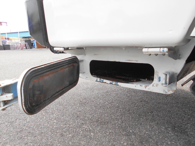 日野デュトロパッカー車（塵芥車）小型（2t・3t）[写真12]