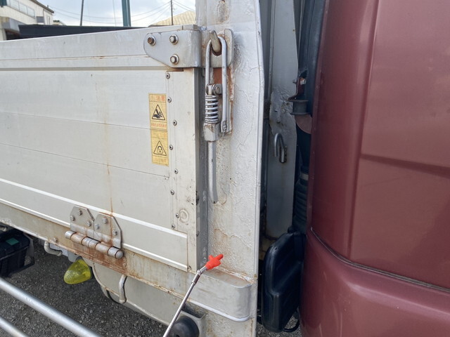 三菱ふそうファイター平ボディ中型（4t）[写真33]