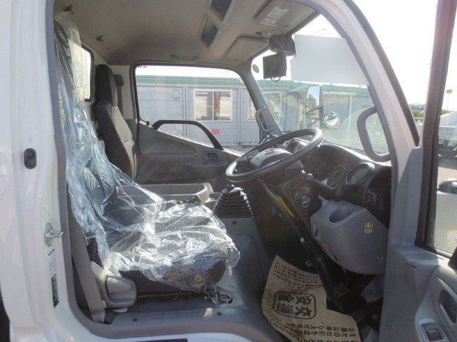 日野デュトロ冷凍車（冷蔵車）小型（2t・3t）[写真17]